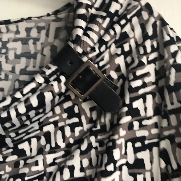 4/$20 Kim Rogers Petite PL Blouse Buckle Shoulder - Picture 5 of 8